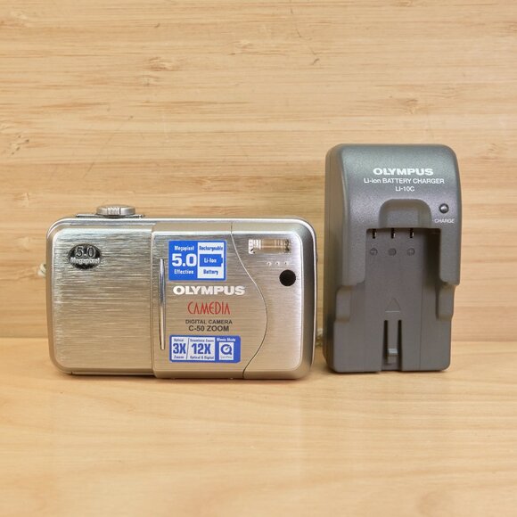 Olympus Camedia C-50 / 5MP Digital Camera / 3x Optical Zoom / Tested - Picture 2 of 9